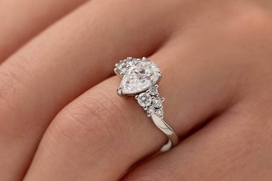Online Stores Offering Ethical Engagement Rings in the UK